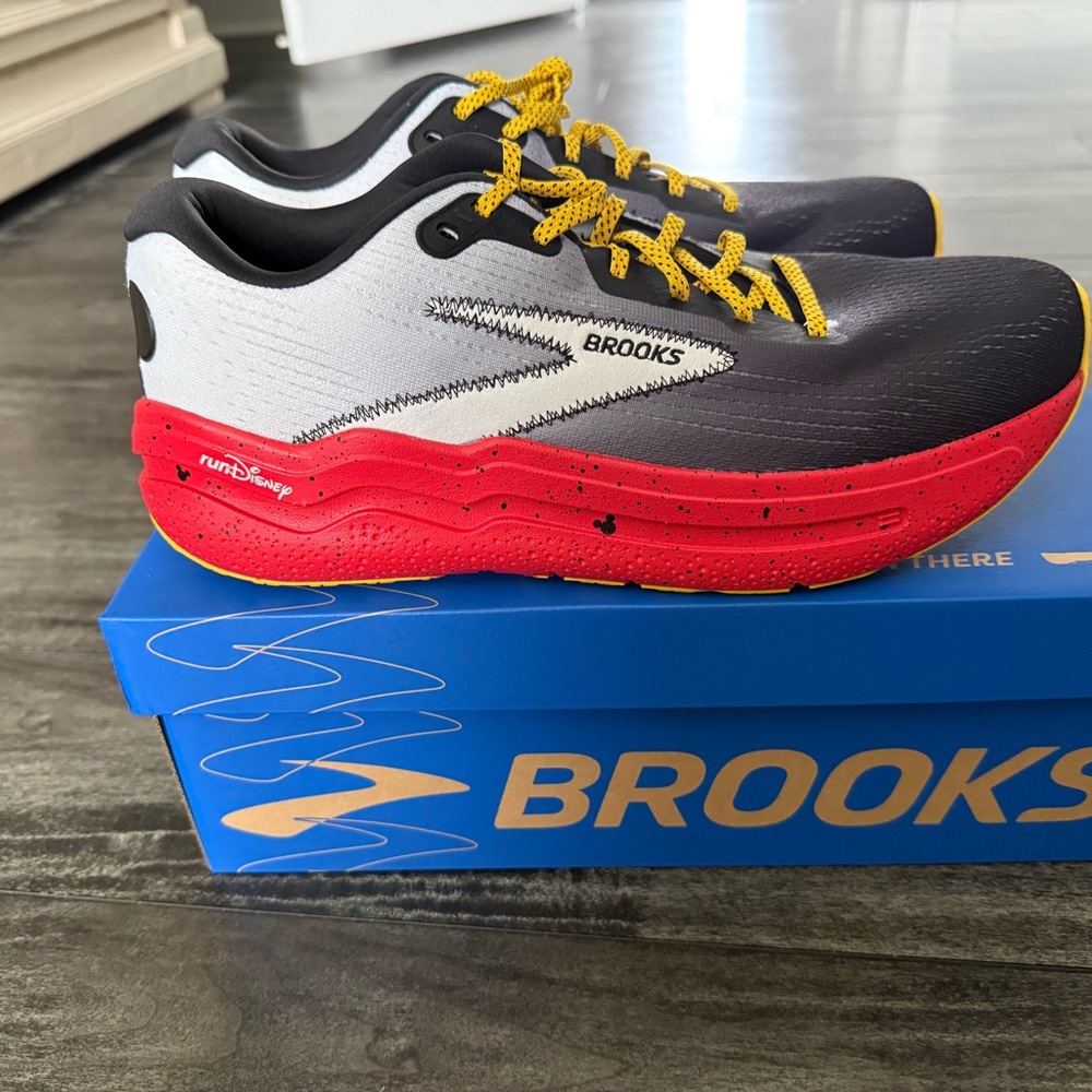 Brooks X RunDisney Mickey Shoes